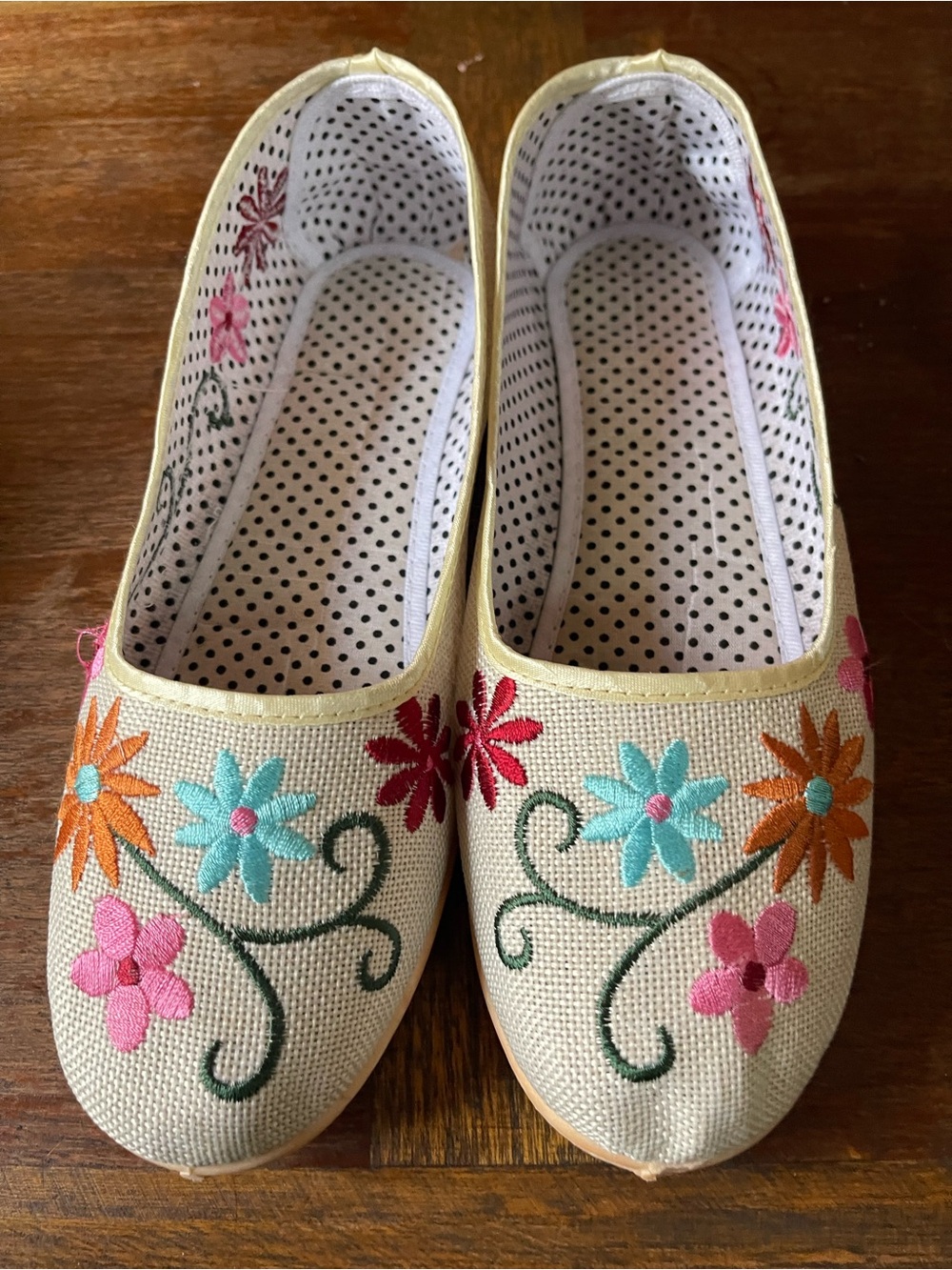 Cream Floral Embroidered Canvas Ballet Flats